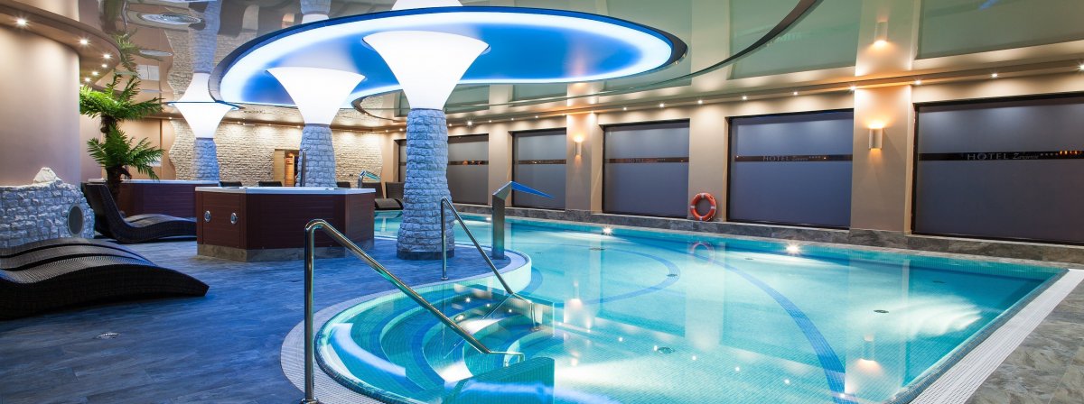 Basen i jacuzzi w Hotelu Zawiercie